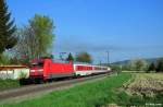 101 107-1 mit dem CNL 473 (Kopenhagen - Basel SBB) am 12.04.2014 bei Kollmarsreute.