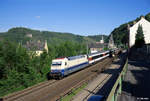 101 112-1 mit dem EC 6 (Interlaken Ost - Dortmund Hbf) am 24.06.2017 bei St. Goar.

