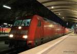 Die 101 069 vor einer 120er im Frankfurter Hauptbahnhof.