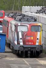 Die 110 325-8 kurz vor ihrer Verschrottung beim Bender in Opladen am 21,04,10