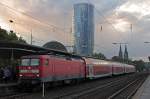 112 164-9 am RE7 in K�ln Messe/Deutz am 08.10.2011