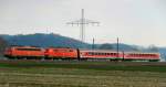 115 383-2 + die arg zerknitterte 111 164-0 + 2 RB-Waggon's, aufgenommen am 18.12.09, Strecke Augsburg-Ulm, kurz vor Mindelaltheim.
