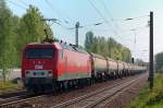 156 002 durchf�hrt mit einem Kesselzug den Bahnhof Leipzig Thekla.