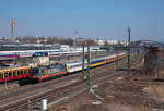 182 517-3  Fitzgerald  mit dem LOC 1819 (Berlin Lichtenberg - Stuttgart Hbf) am 30.03.2018 an der Warschauer Straße.
