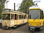 T24-Tw neben Linien-Tatra KT4D in der Schleife Mahlsdorf, berlin 9.