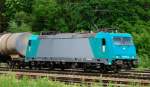 Lokportrait 185 575-8, HGK, aufgenommen am 11.06.12, bei der Durchfahrt durch Neuoffingen.