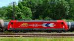 Breitseite-Portrait der 185 603-8, HGK, Altmann, aufgenommen am 11.06.12, bei der Durchfahrt durch Neuoffingen.