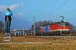 1144 220 + 1116 250 ziehen eine Gemischten G�terzug Richtung Innsbruck.