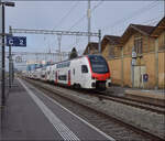RABe 512 008 'Vaud' in Aigle als RE nach Martigny.