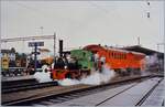 150 Jahre Schweizer Eisenbahn:  Die E 2/2 N� 3  Zephir  verl�sst mit zwei RHB Wagen den Bahnsteige des Bahnhof von Del�mont in Richtung  Festgel�nde  bei der Drehscheibe im �stlichen Teil des