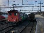 Zuhinderst auf dem Auszeihgleis war der Te III 174 stationiert, welcher nun den leeren Güterzug mit der Re 4/4 II zu den Rollbockgrubne schiebt.