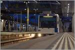 Die beiden Bahnsteige für die TSOL Züge im Renens VD, im Bild, soweit nicht vom Bahnsteig verdeckt, der TL Be 4/6 213.
