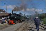 Die Blonay-Chamby Bahn Saison ist eröffnet! Und gleich der erste Zug fuhr (abweichend vom Plan) bereits mit Dampf, was wohl auf den starken Andrang zurückzuführen ist.