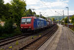 Die an die SBB Cargo International AG vermietete SBB Cargo Re 482 007-2 (91 85 4482 007-7 CH-SBBC) der SBB Cargo fährt am 24 Juli 2025 mit einem HUPAC KLV-Zug durch Kirchen/Sieg in Richtung