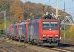 Re 482 022-1 mit einer Lok�berf�hrung in K�ln West, Okt.