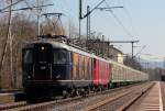 Die beiden Re 4/4 der Centralbahn am Hetzerather in Bonn Oberkassel am 25.03.2012