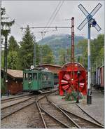 Der Ce 2/2 52 aus Bern bediente fr�her, wenn man der Anschrift glauben schenkt, die Strassenbahnlinien 1 und 2; heute f�hrt er f�r die Blonay-Chamby Bahn.