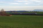 SBB: Eine Doppeltraktion FLIRT als Regionalzug Olten-Luzern w�rend der Abendd�mmerung bei Wauwil am 10.