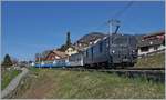Die MOB GDe 4/4 6002 mit einem Extrazug nach Montreux bei Planchamp.