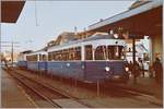 Auf der Suche nach einem  Mandarinli  bin ich - bildlich gesprochen - über dieses  blaue Bähnli  gestolpert: In Worb Dorf wartet der VBW BDe 4/4 N° 35, mit einen Zwischen- und