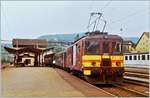 In Wildegg wartet der SBB De 4/4 1663 mit dem Regionalzug 6735 auf die R�ckfahrt Richtung Lenzburg.