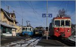 Bunte Vielfalt in Blonay: MOB ABDe 8/8 als Schüler Extrazug von Vevey nach Château d'Oex, GTW 2/6 7003  ex Blonay  wartet auf die Abfahrt nach Vevey und der CEV BDeh 2/4 74 wird auf Les