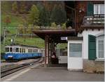 Der MOB ABDe 8/8 4001 SUISSE auf einer Sonderfahrt von Montreux Richtung Berner Oberland in Les Avants.