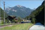 Der BOB ABeh 4/4 305 erreicht mit dem Regionalzug 157 Interlaken Ost - Lauterbrunnne  Sandweid.