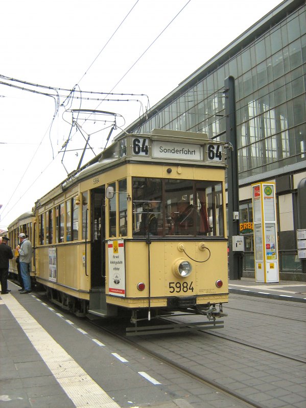 Tw 5984 am Alexanderplatz BERLIN, Themenfahrt am 12. 10. 2008