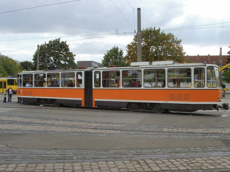 Unmod. KT4D - Tw 422 BVG - wartet auf die n�chste Fahrt zum Bhf Lichtenberg, Berlin Oktober 2009